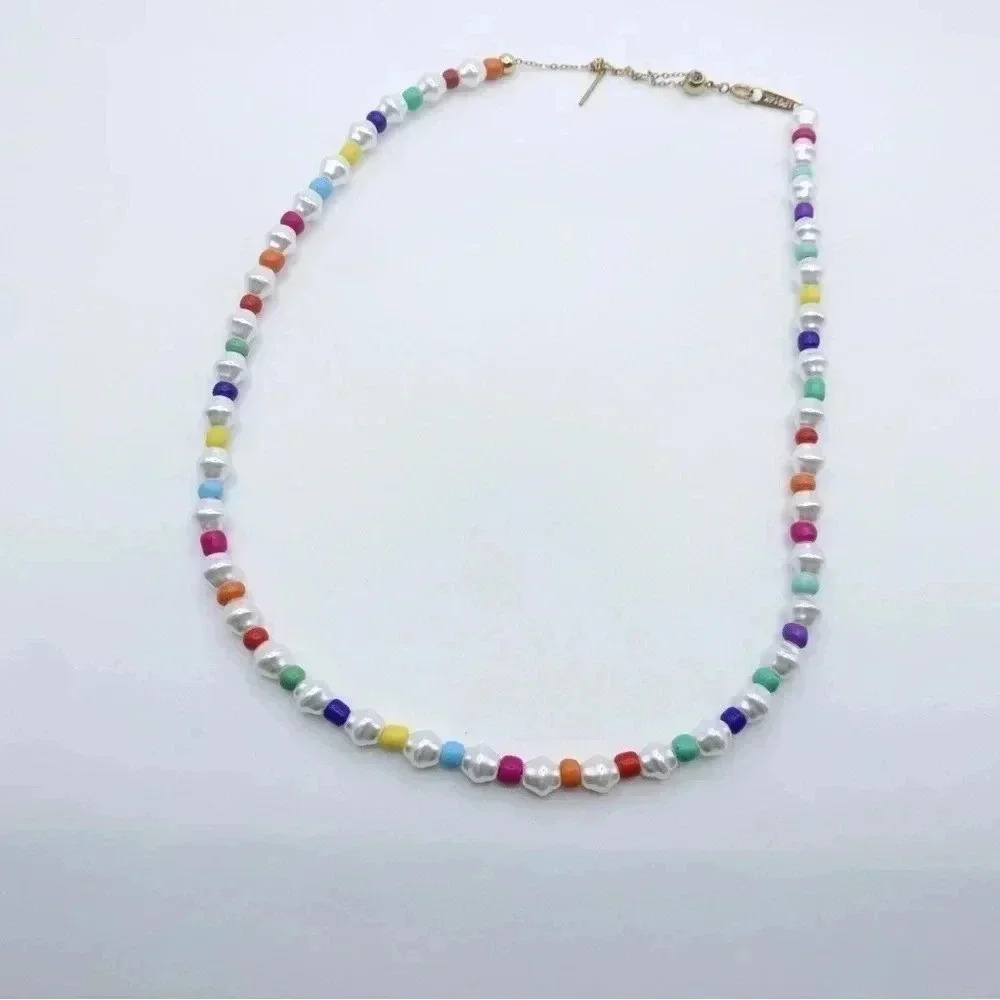 Colorful pearl beaded necklace